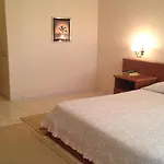 Akropoli Hotel Kryemëdhej