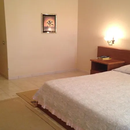 Akropoli Hotel Kryemëdhej