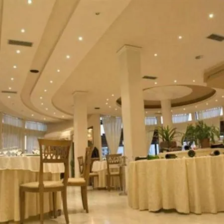 Hotel Akropoli Kryemëdhej