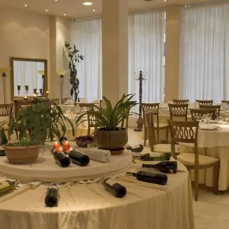Hotel Akropoli 3*