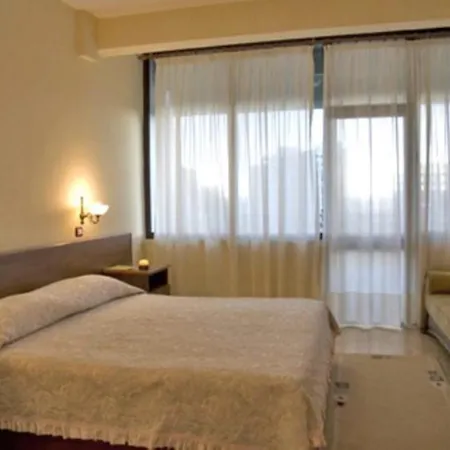 Akropoli Hotel Kryemëdhej