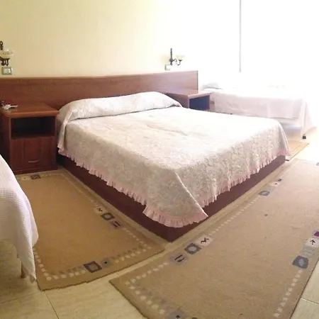 Akropoli Hotel Kryemëdhej