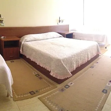 Akropoli Hotel Kryemëdhej