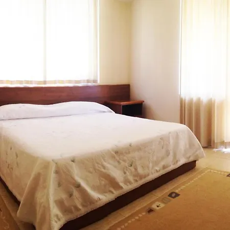 Akropoli Hotel Kryemëdhej